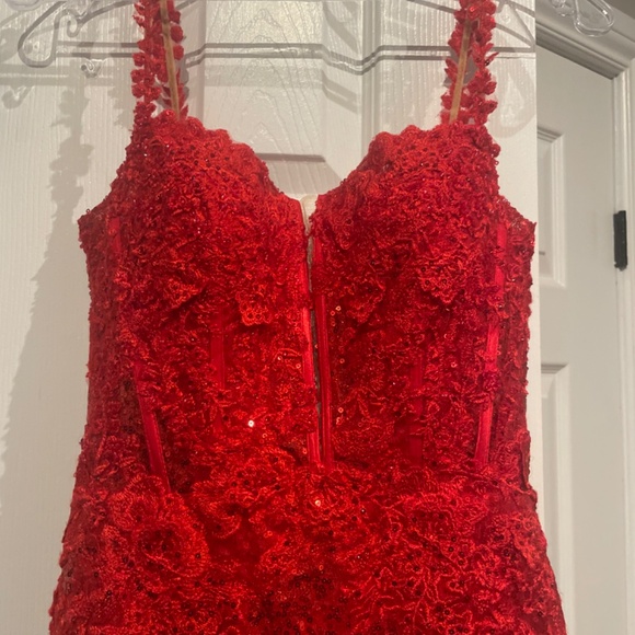 Sheri Hill Prom Dress in Size 4 - Picture 3 of 13